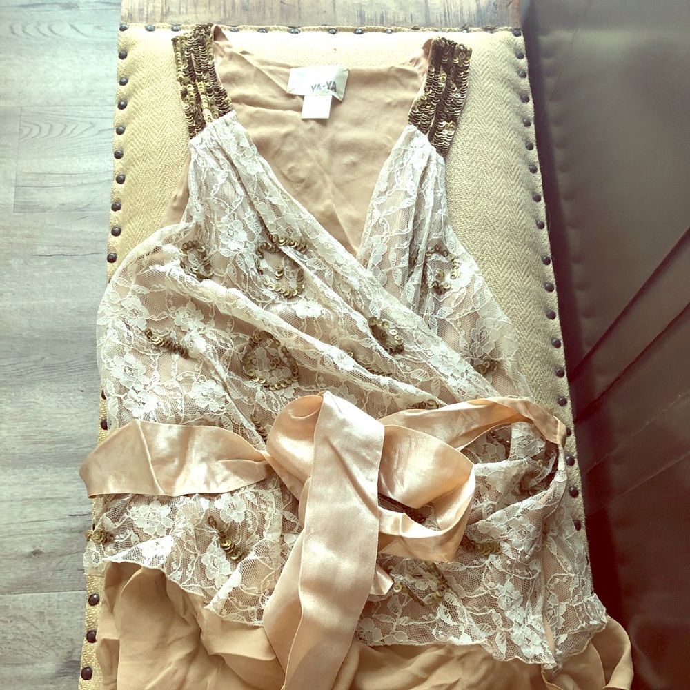 Head turning boutique vintage wrap top